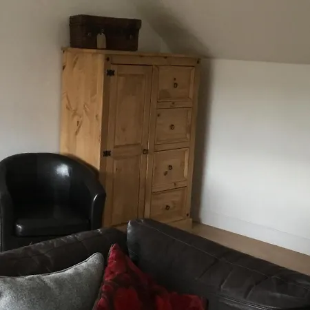 Prospect House, Treetops Suite, Wombleton Village *