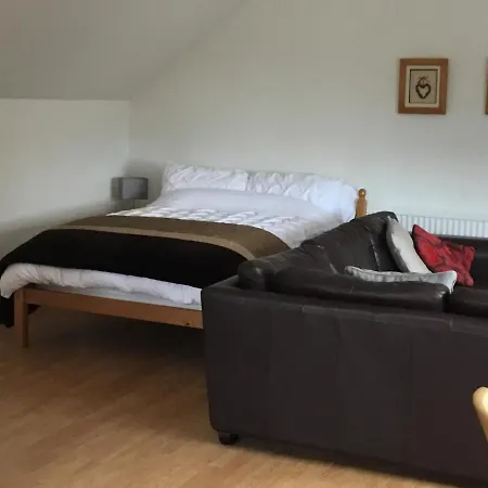 Prospect House, Treetops Suite, Wombleton Village *